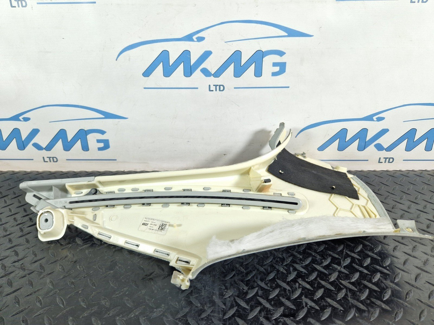 12-18 AUDI A6 C7 GENUINE RIGHT UPPER D PILLAR TRIM 4G9867246B