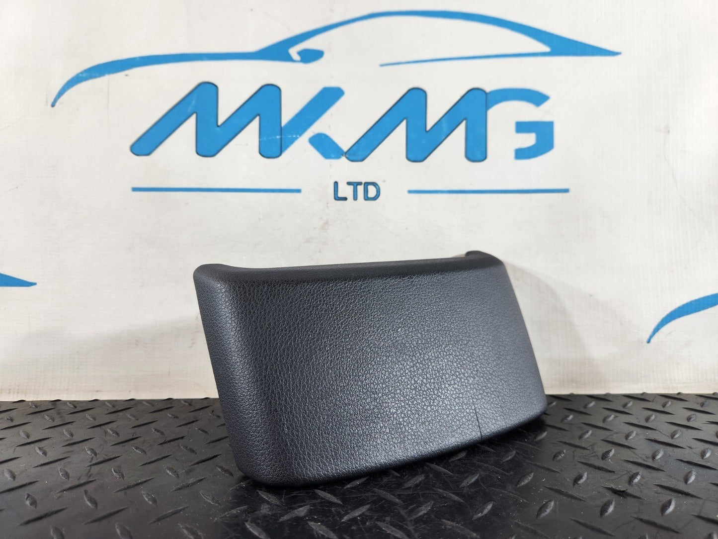 16-20 AUDI Q7 4M GENUINE CENTER CONSOLE ARMREST STORAGE LID COVER TRIM 4M0863915