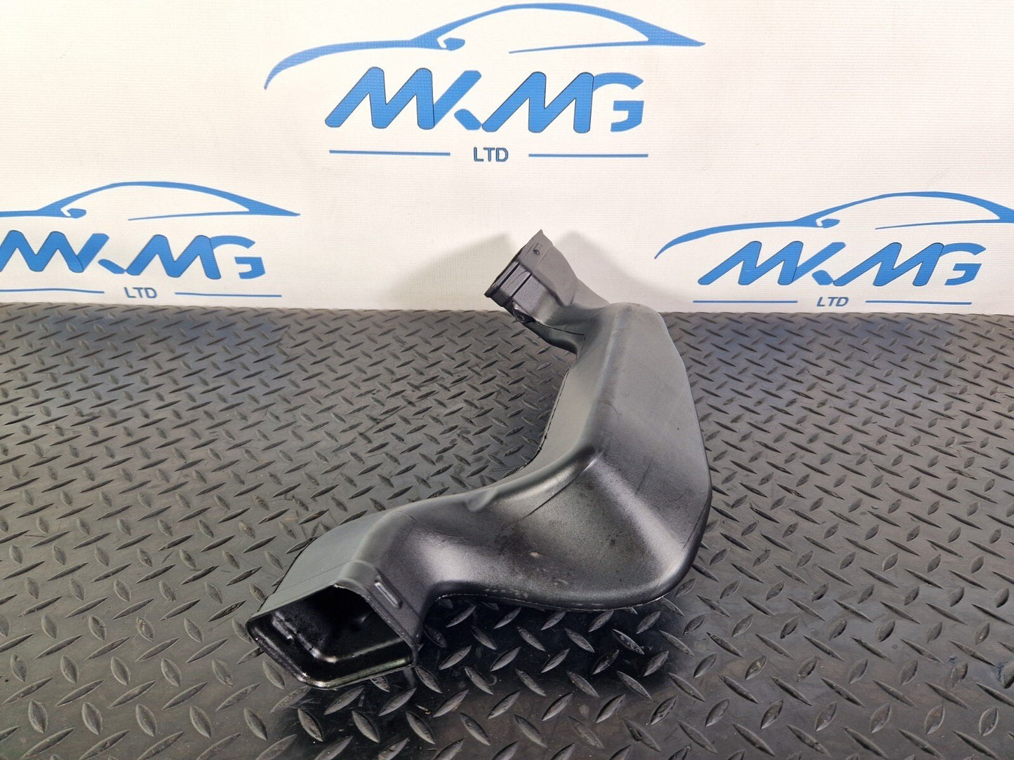 12-17 AUDI Q5 S-LINE GENUINE OEM FRONT LEFT SIDE VENT AIR GUIDE 8W2819655