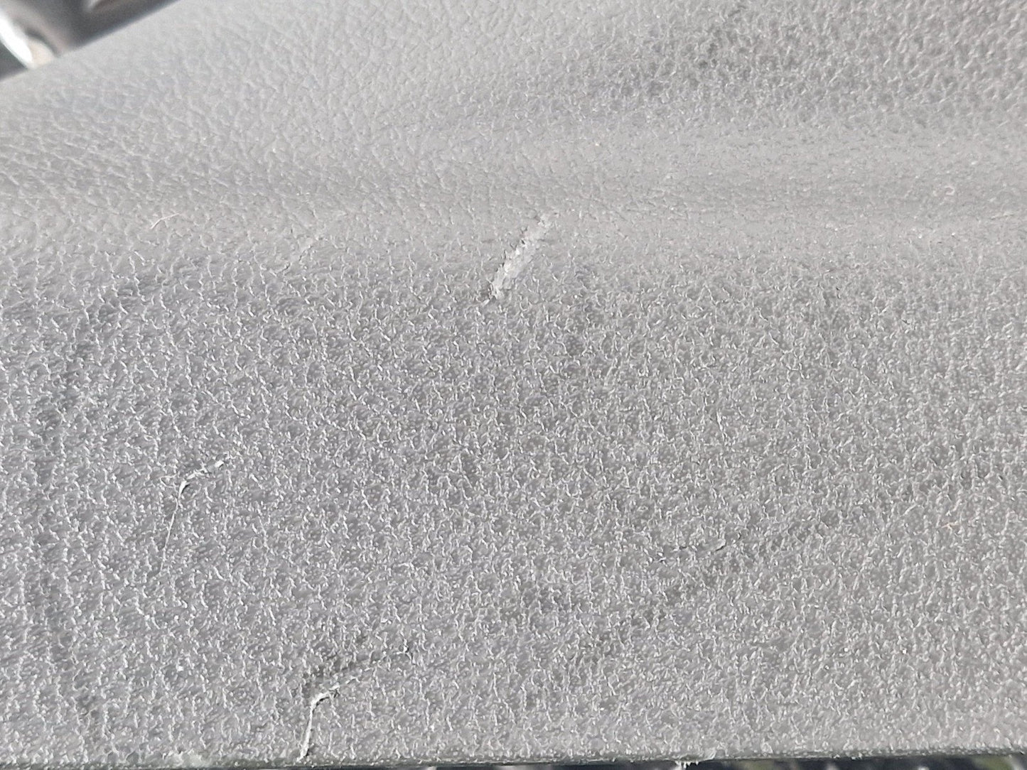 19-ON MERCEDES BENZ B CLASS W247 OEM RIGHT B PILLAR TRIM A2476903402