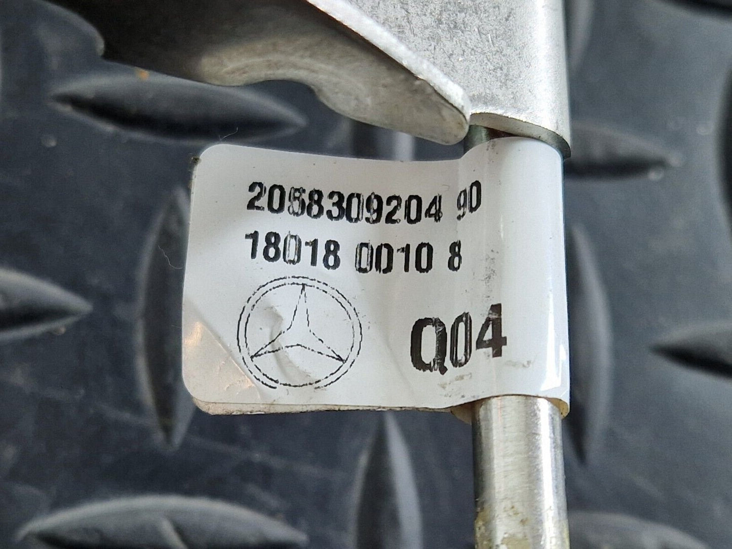 14-21 MERCEDES BENZ C200 W205 ENGINE PEDESTRIAN REFRIGERANT HOSE A2058309204