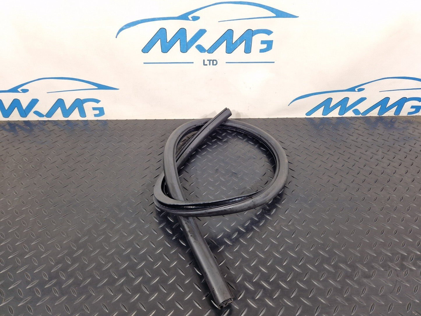 10-18 AUDI A7 4G S-LINE GENUINE FRONT LEFT NSF RUBBER WEATHER SEAL 4G8831707A