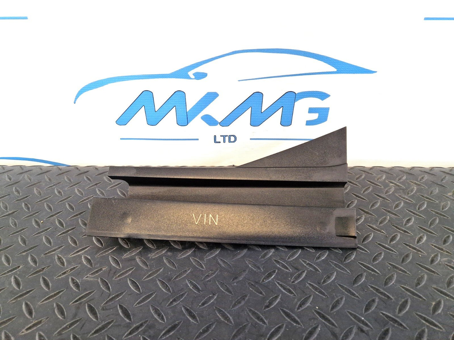 16-20 AUDI Q7 4M GENUINE RIGHT O/S HOOD ENGINE COVER TRIM 4M0805700A