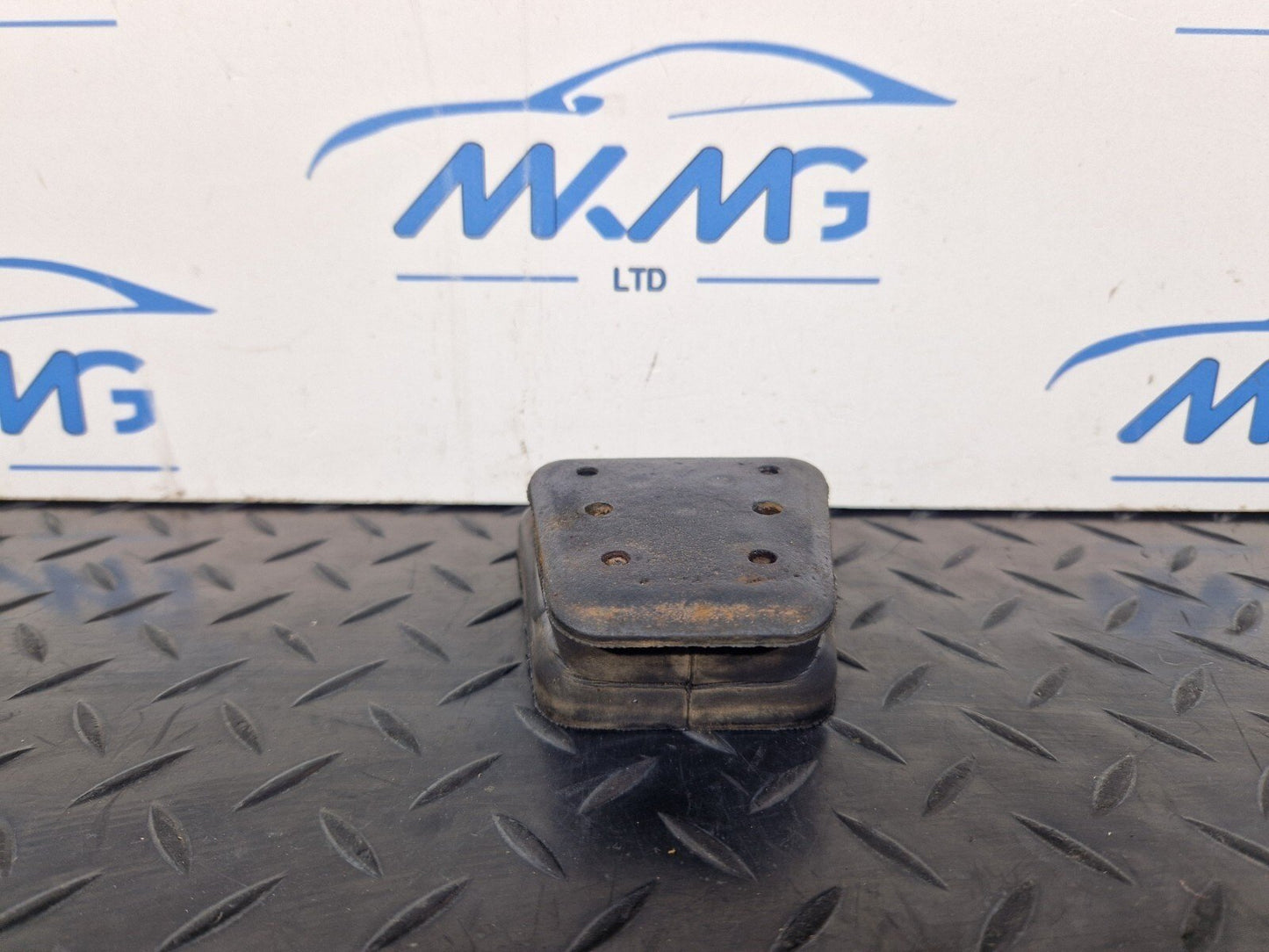 2018-ON MERCEDES BENZ SPRINTER W907 SPRING BEARING A9063220019