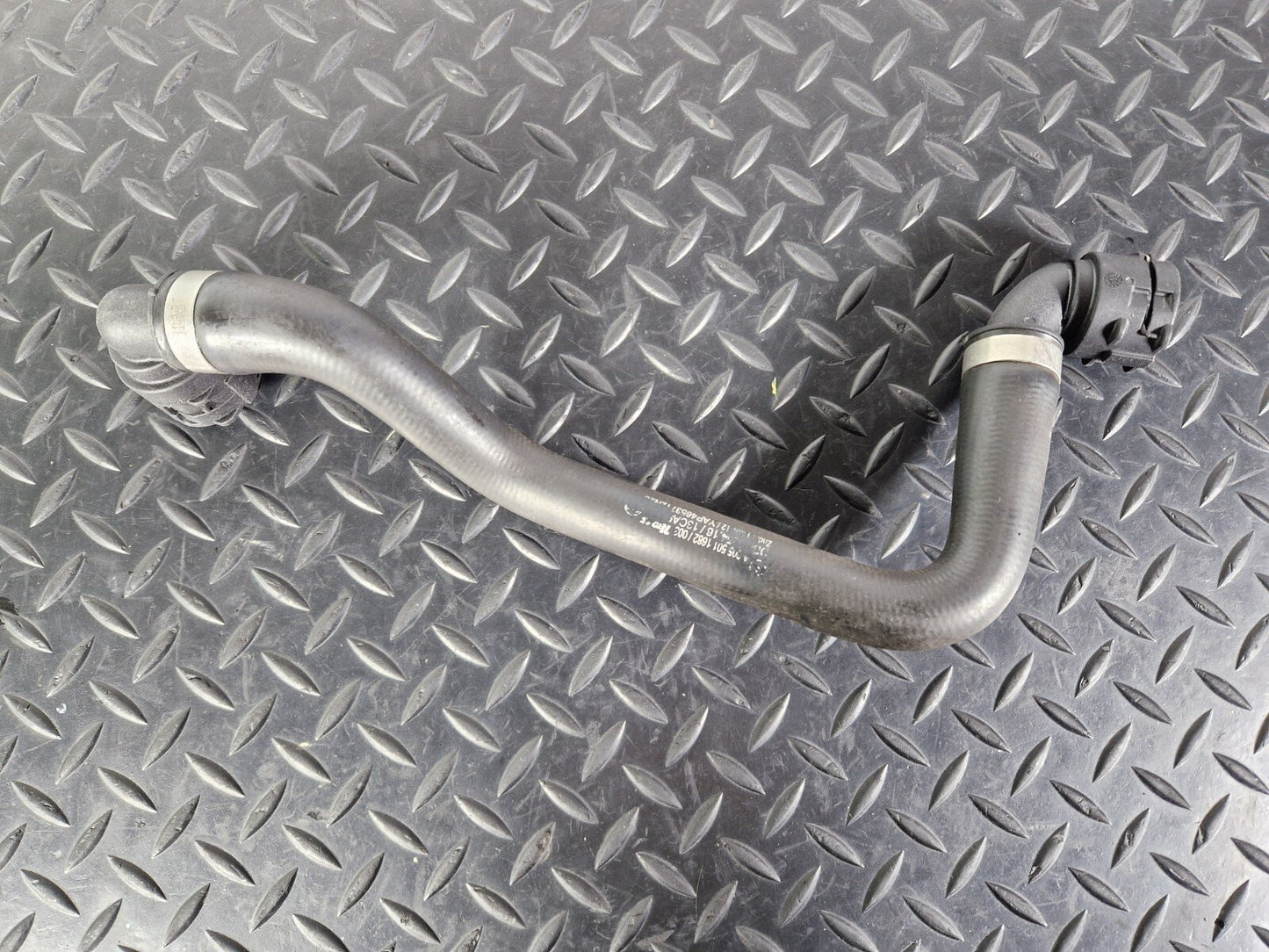 14-21 MERCEDES BENZ W205 GENUINE OEM ENGINE COOLANT HOSE PIPE A2055011682
