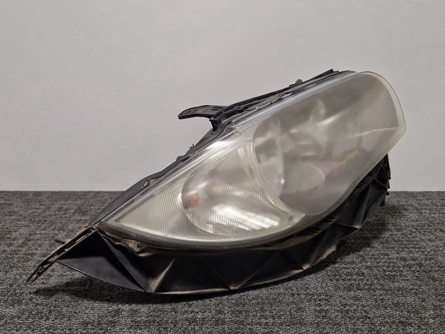 BMW 116i E87 Hatchback Genuine Front Right O/S Driver Headlight