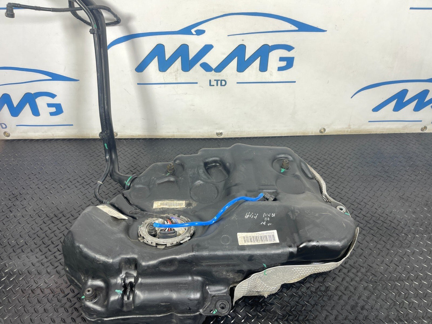 16-19 AUDI A4 B9 AVANT 1.4 TFSI GENUINE PETROL ENGINE FUEL TANK 8W0201021CJ