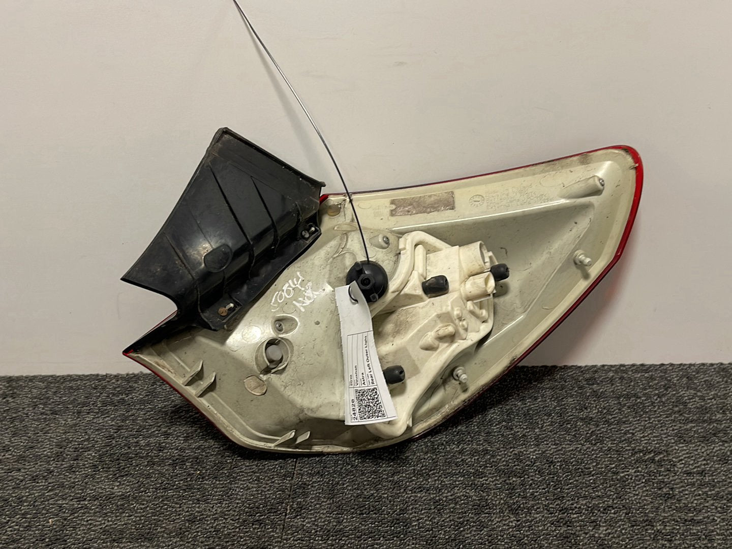 2010 Vauxhall Astra MK3 (D) (61VO) Genuine Rear Left Outer Passenger Tail Light