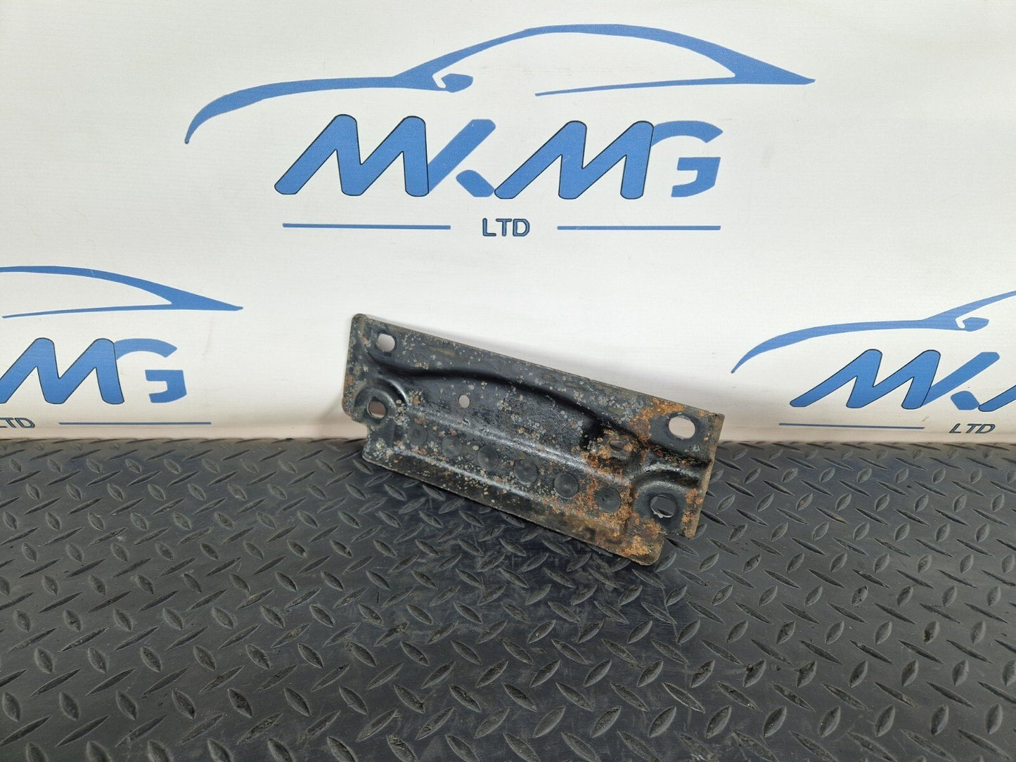 16-19 AUDI A4 AVANT B9 S-LINE OEM MUFFLER MOUNT BRACKET PLATE 8W0803183A