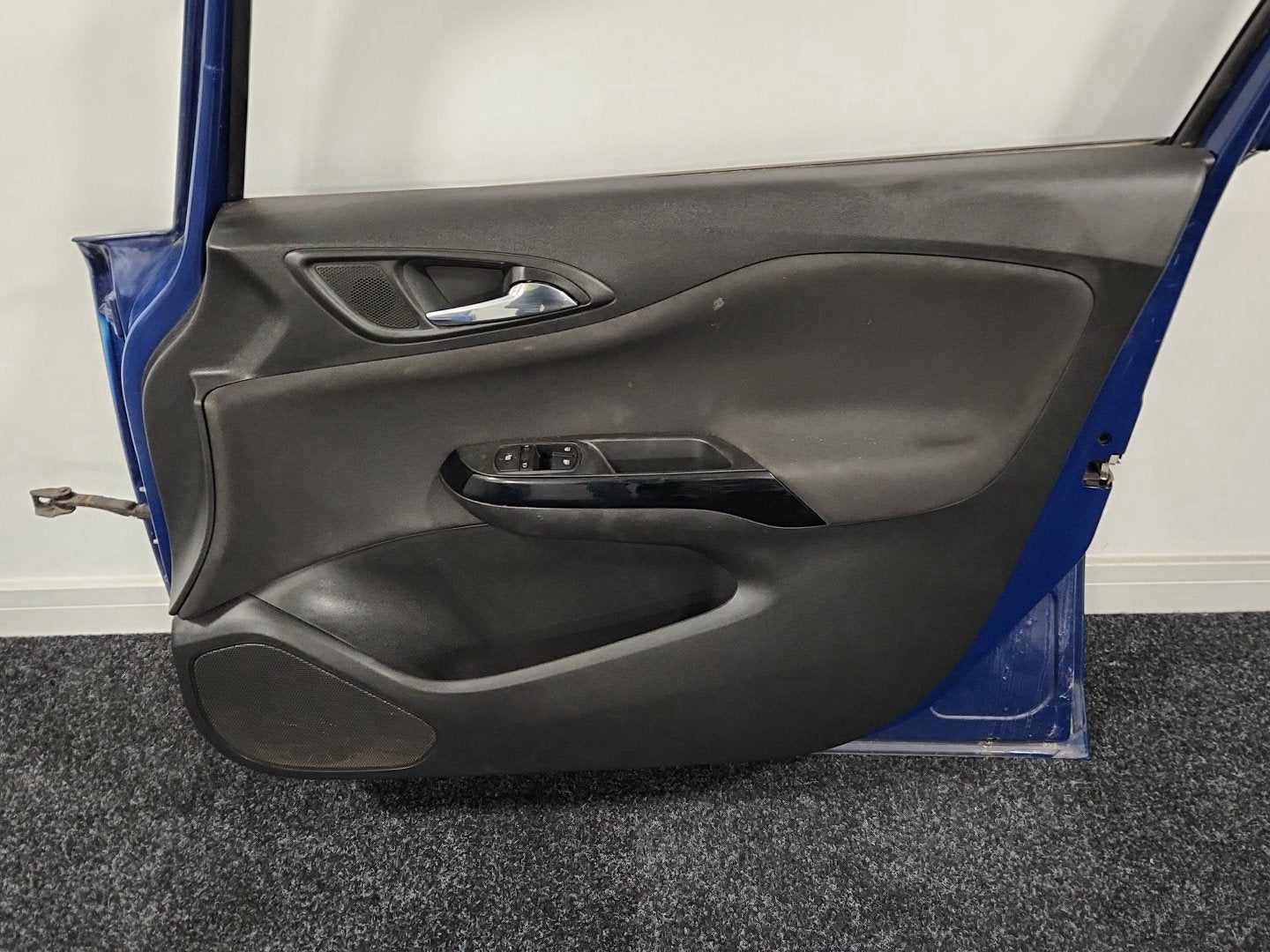 Vauxhall Corsa MK4 (E) (4500) Hatchback Front Right Driver Complete Door in Blue