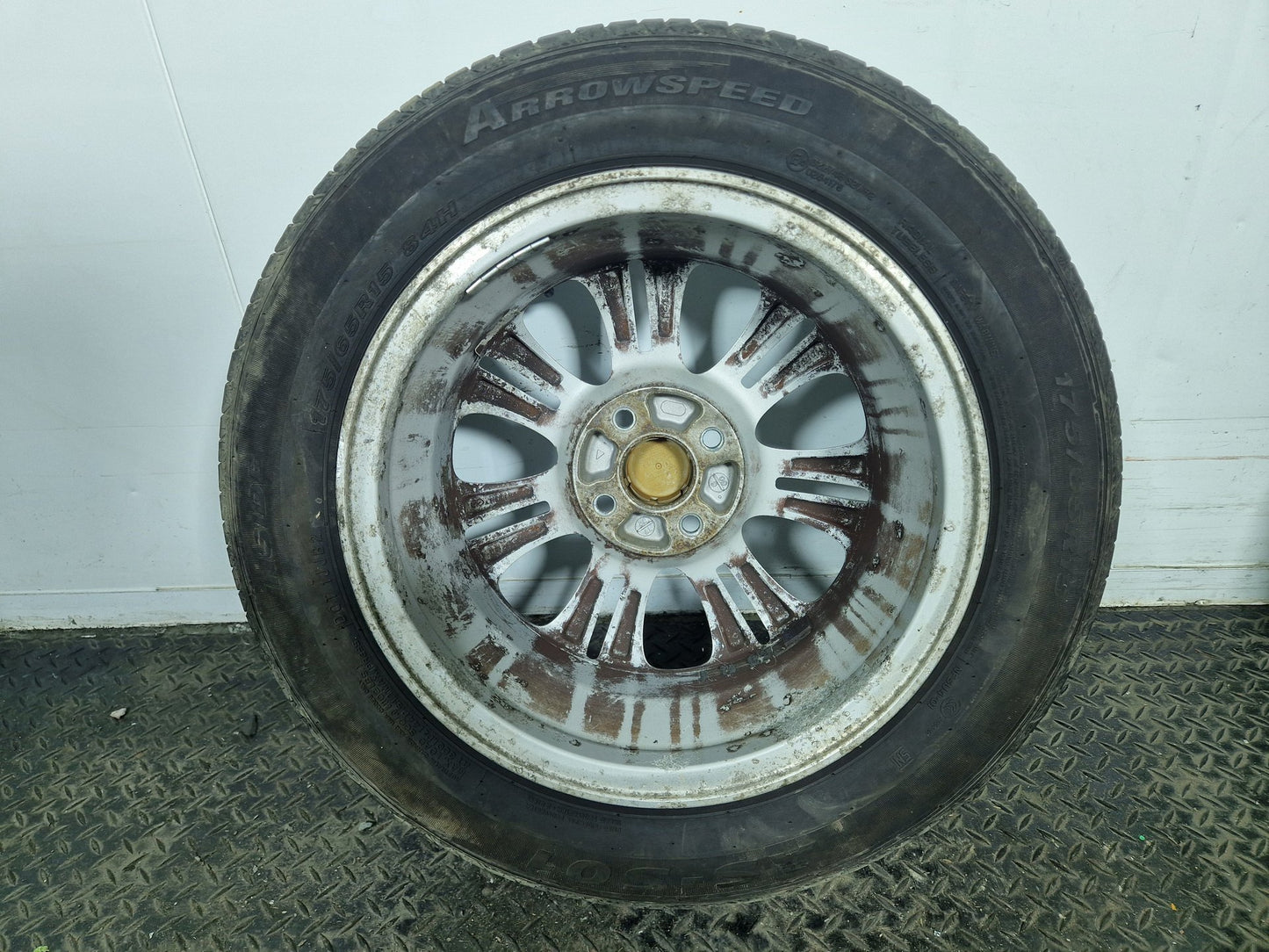 Honda Insight ZE2 Hatchback 17" Alloy Wheel with Tyre 6mm 175/65/15