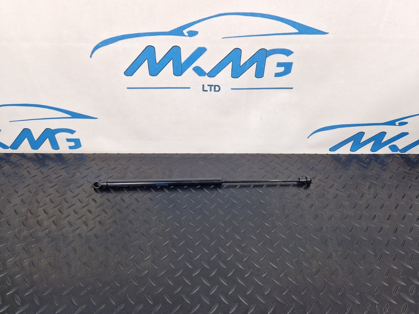 16-19 AUDI A4 B9 REAR BOOT LID STRUT 8W5827919