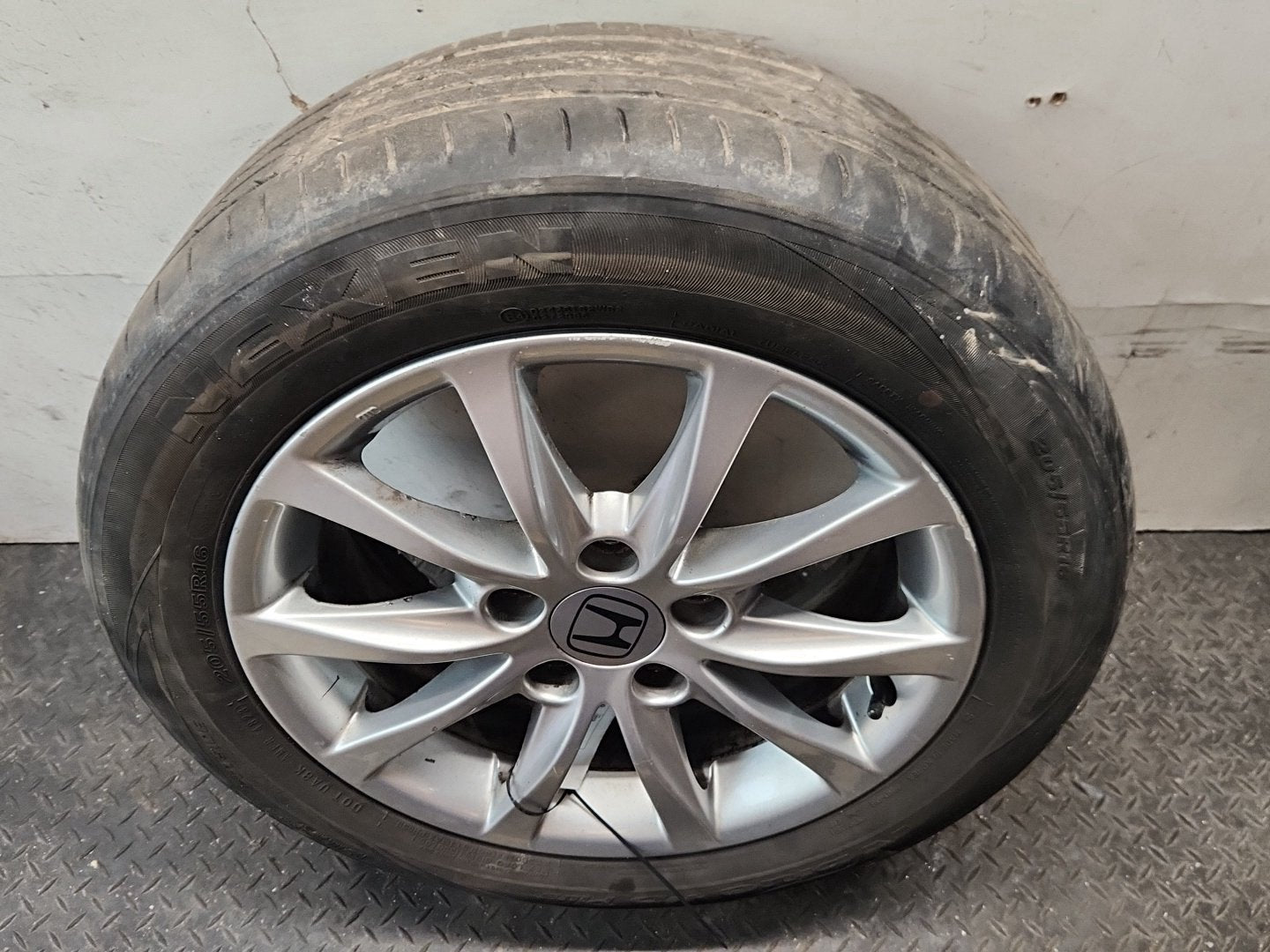 Honda Civic MK9 (FK27) 16" Alloy Wheel with Tyre 205/55/16 16065A
