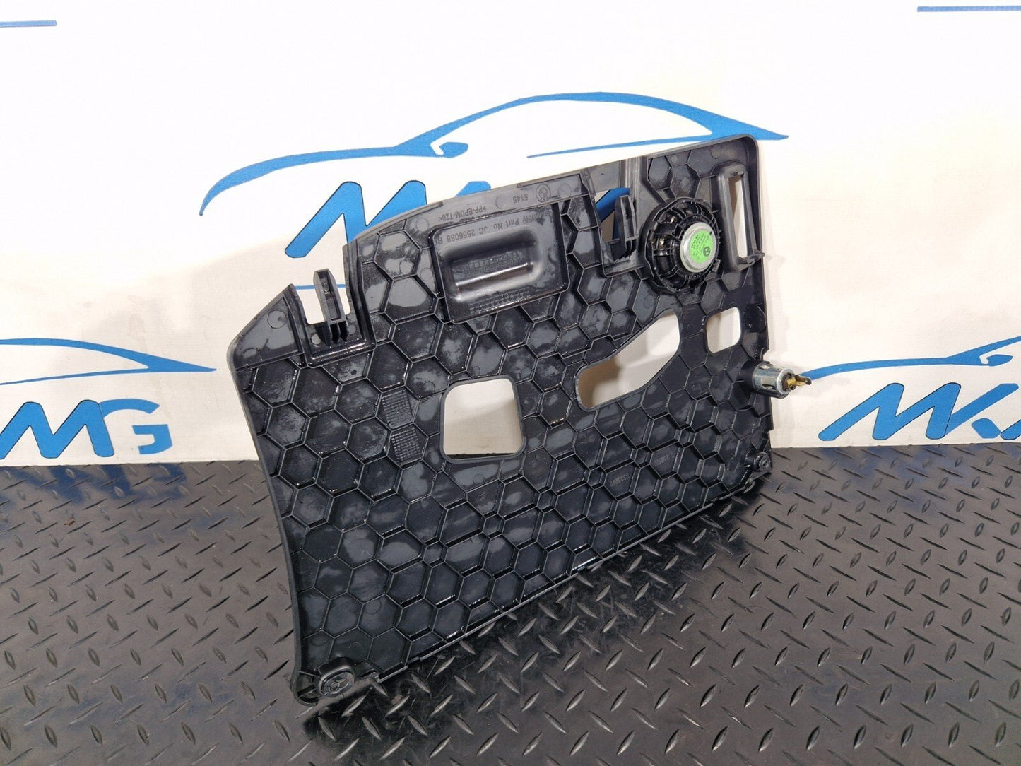 16-22 BMW X1 F48 PASSENGER SIDE LEFT DASHBOARD LOWER FOOTWELL TRIM 9333290