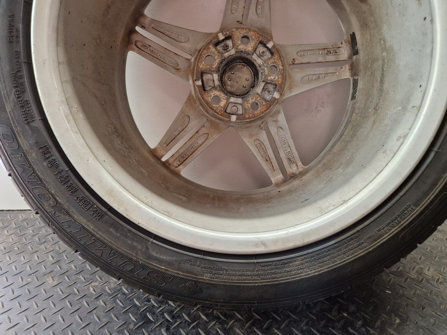 Audi A5 S-Line 18" Alloy Wheel with Tyre 235/50/18 8W0601025DE ~5mm