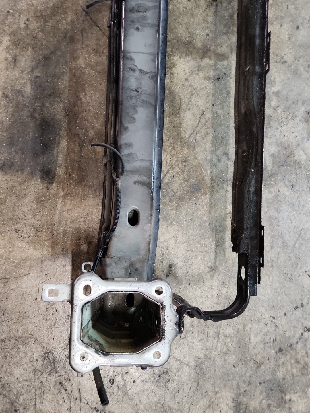 Volvo S40 MK2 (MS) Saloon Genuine Front Bumper Reinforcement Crash Bar