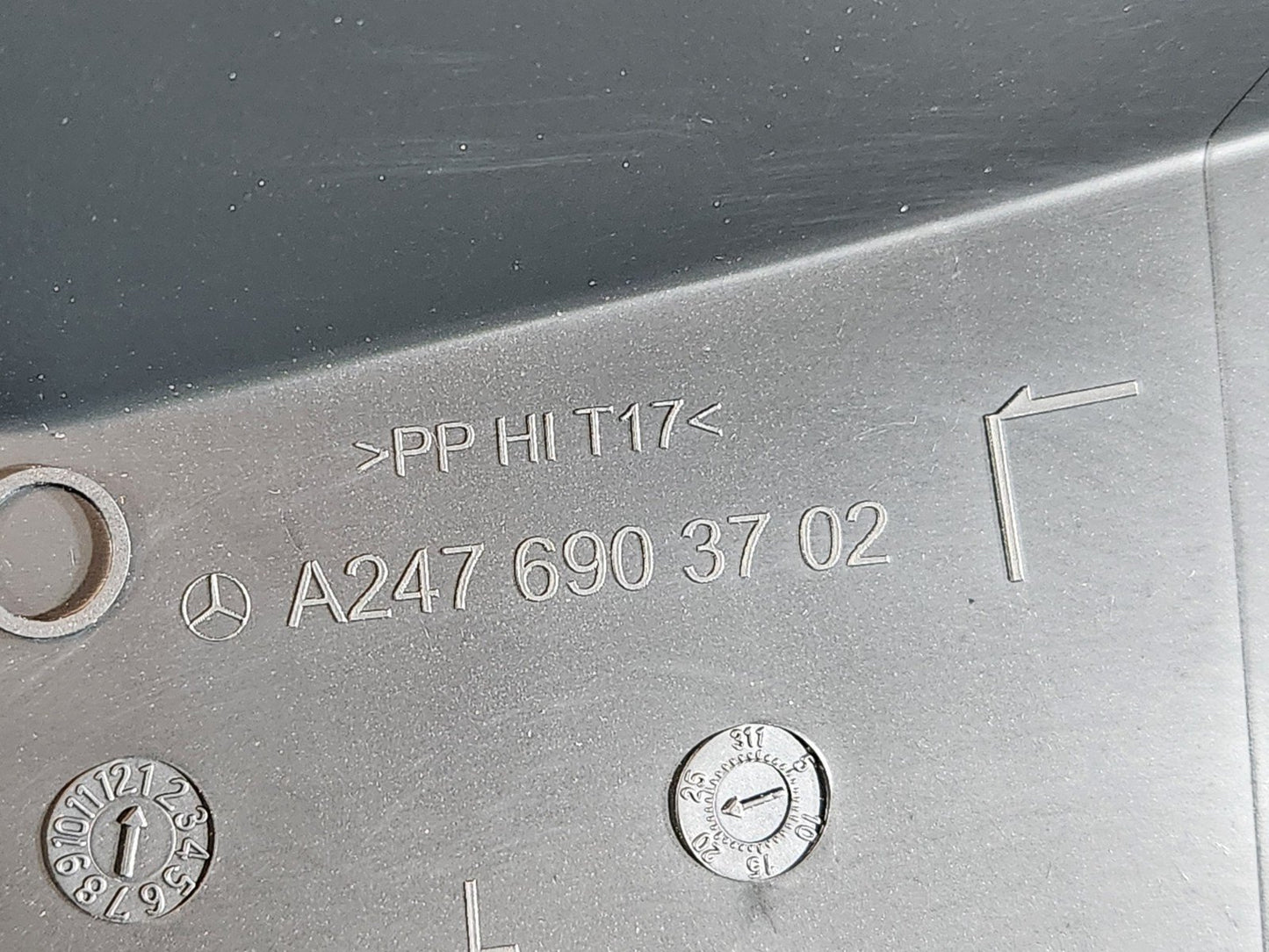 19-ON MERCEDES BENZ B CLASS W247 REAR LEFT WALL LINING TRIM COVER A2476903702