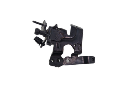MERCEDES B A CLASS 1.5 DIESEL FUEL PUMP BRACKET A6072300240