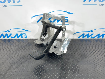 16-19 AUDI A4 B9 GENUINE AUTOMATIC GEARBOX BRAKE PEDAL & FRAME 8W2723140