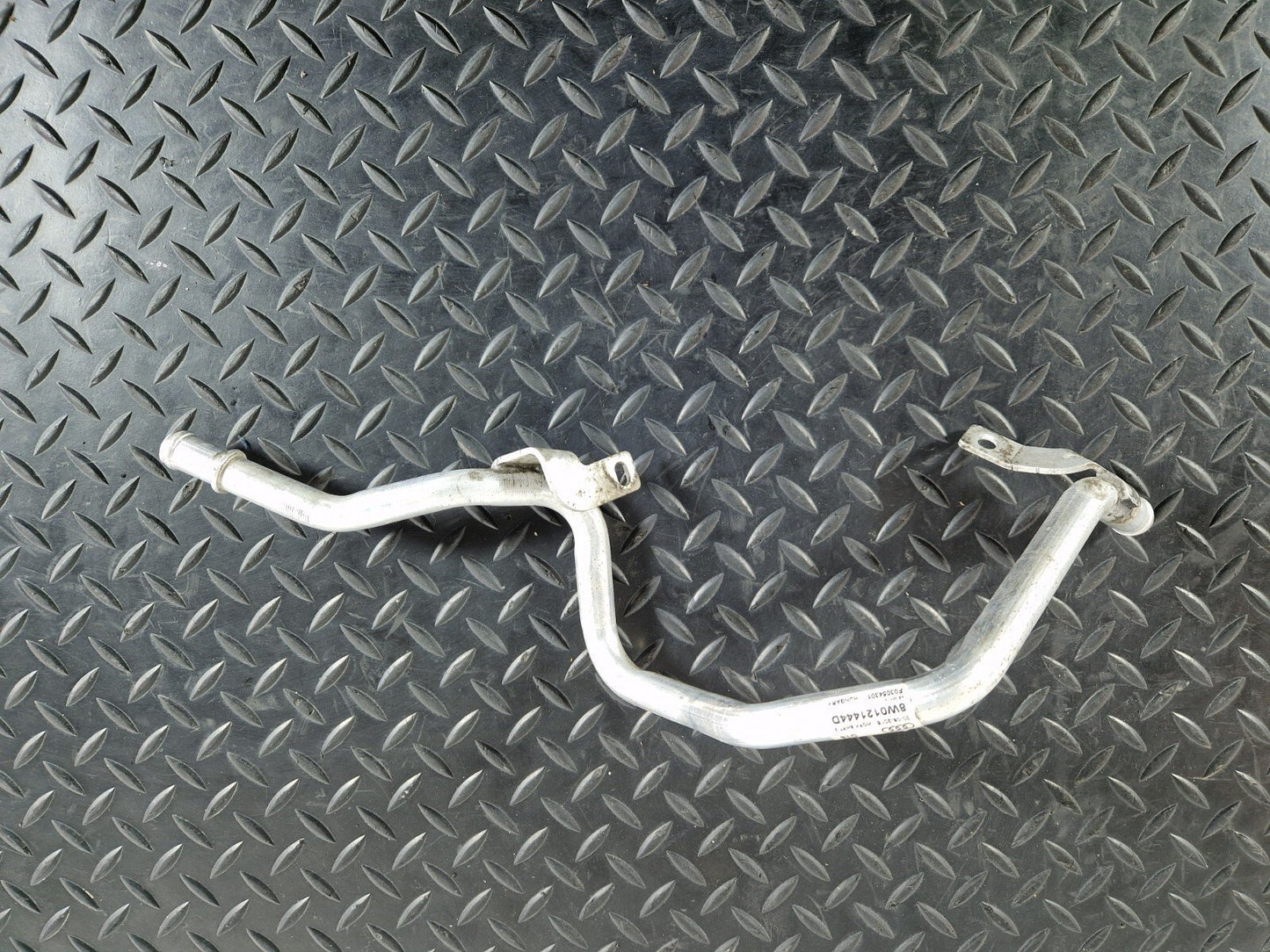 16-19 AUDI A4 AVANT B9 S-LINE GENUINE COOLANT HOSE PIPE 8W0121444D