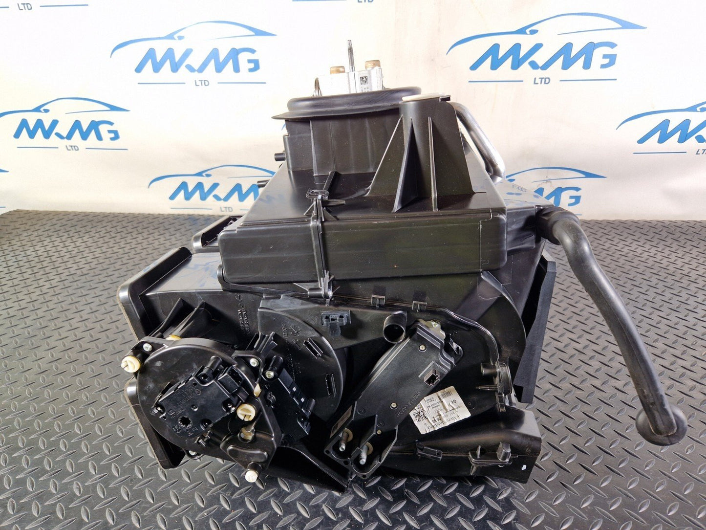 18-ON MERCEDES BENZ A CLASS W177 GENUINE HEATER MATRIX BOX A2478300600