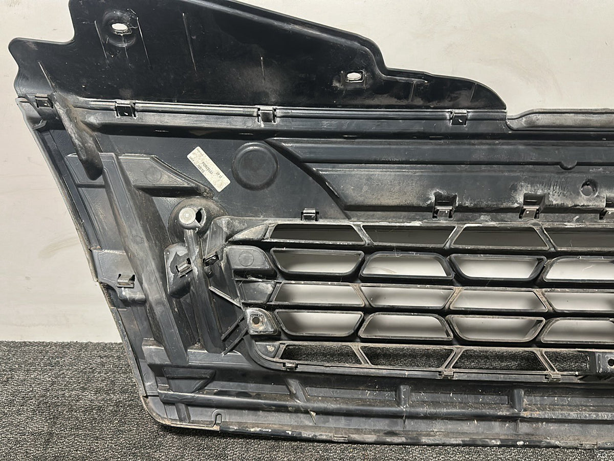 Iveco Daily MK5 Cab & Chassis Genuine Front Upper Grille 5801342732 5801342733