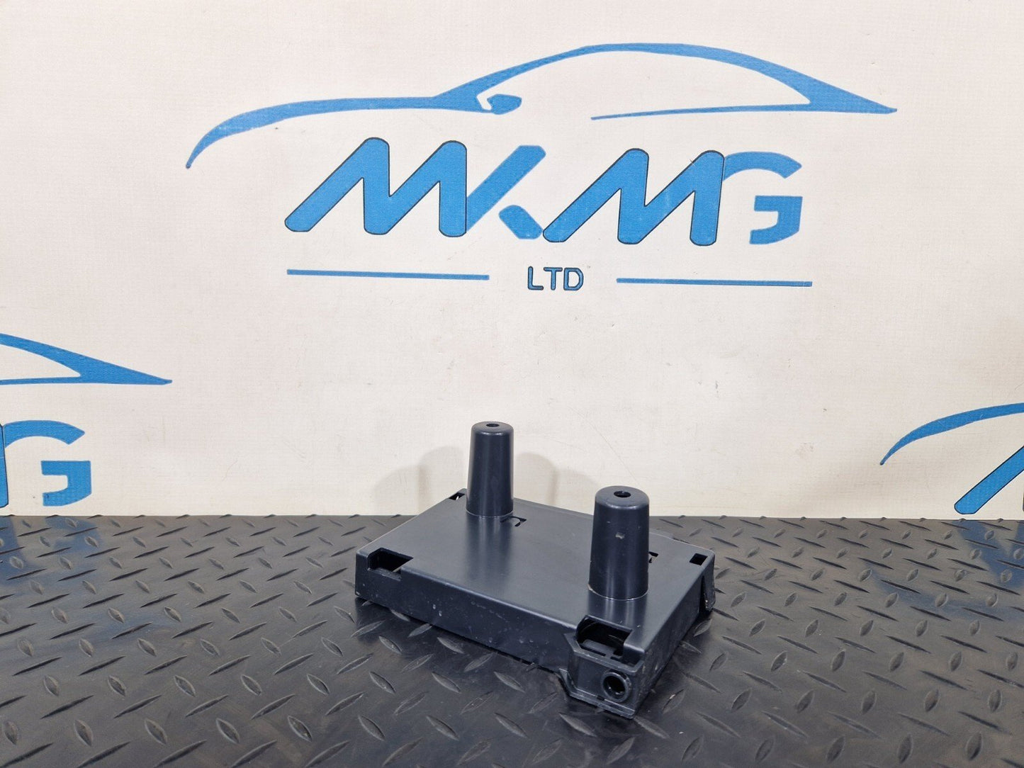 18-ON MERCEDES BENZ SPRINTER W907 INTERIOR CONTROL UNIT BRACKET A9075450500