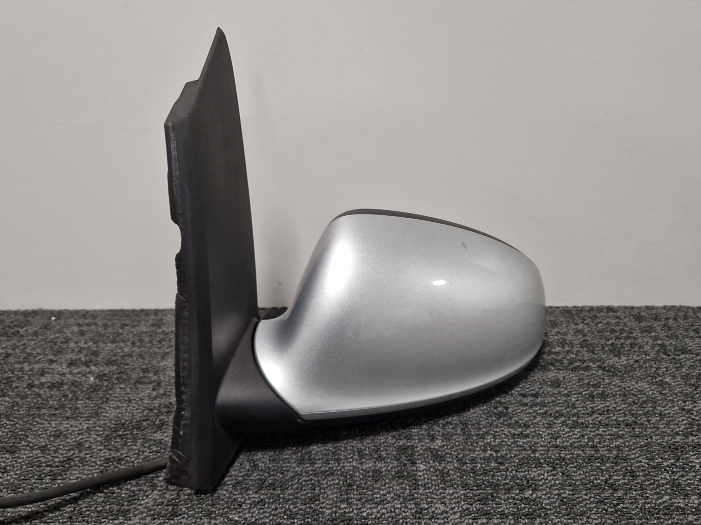 Vauxhall Astra MK6 (J) (A3400) Hatchback Front Left Door Wing Mirror in Silver