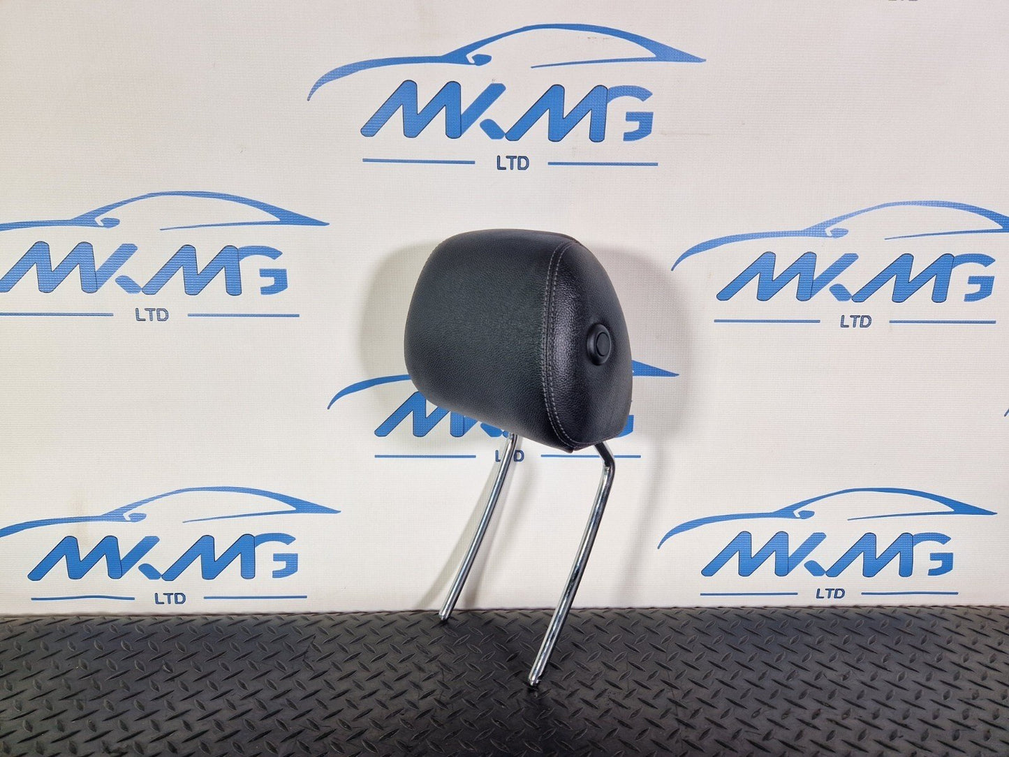 14-19 MERCEDES BENZ GLA X156 GENUINE FRONT SEAT HEADREST FITS LEFT & RIGHT
