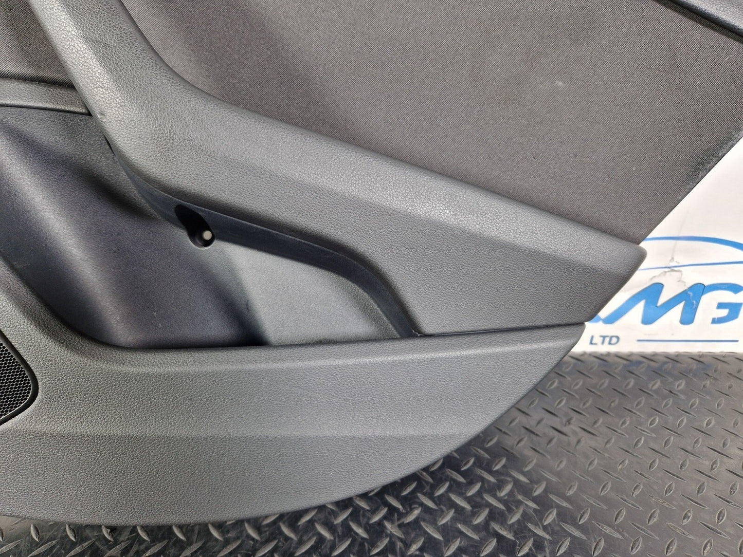 16-19 AUDI A4 B9 SALOON GENUINE REAR RIGHT DRIVER SIDE DOOR CARD PANEL 8W0867488
