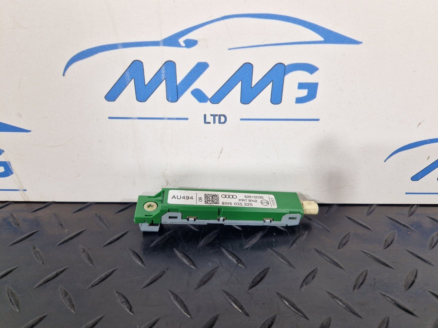 16-23 AUDI S5 COUPE GENUINE ANTENNA AMPLIFIER BOOSTER 8W6035225