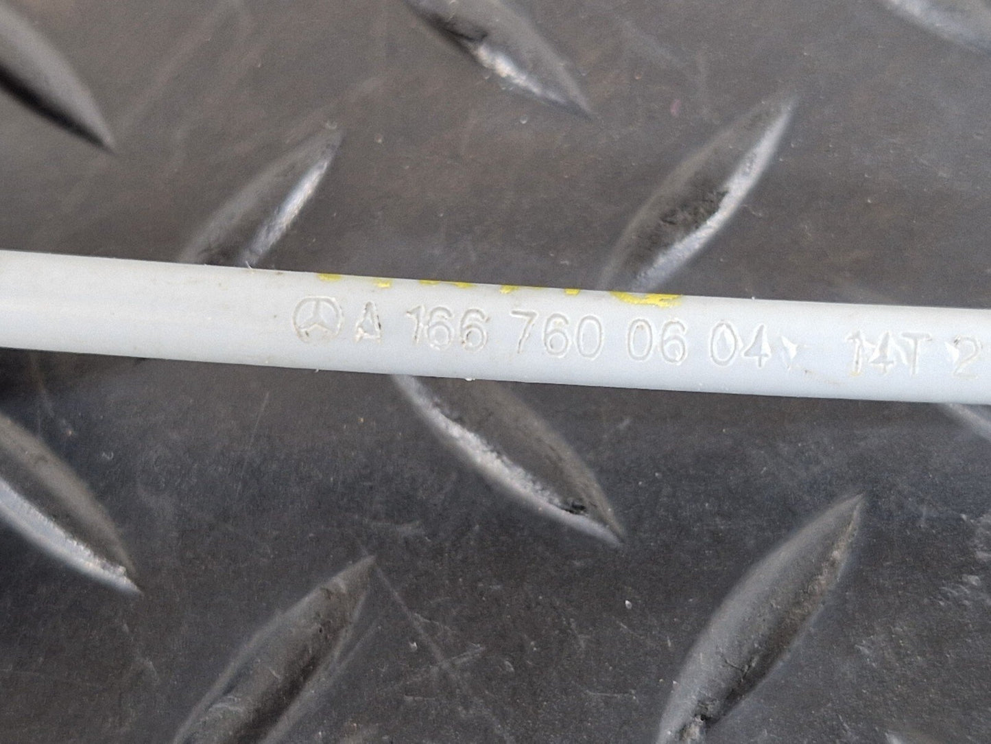 11-19 MERCEDES BENZ ML W166 OEM REAR DOOR BOWDEN CABLE A1667600604
