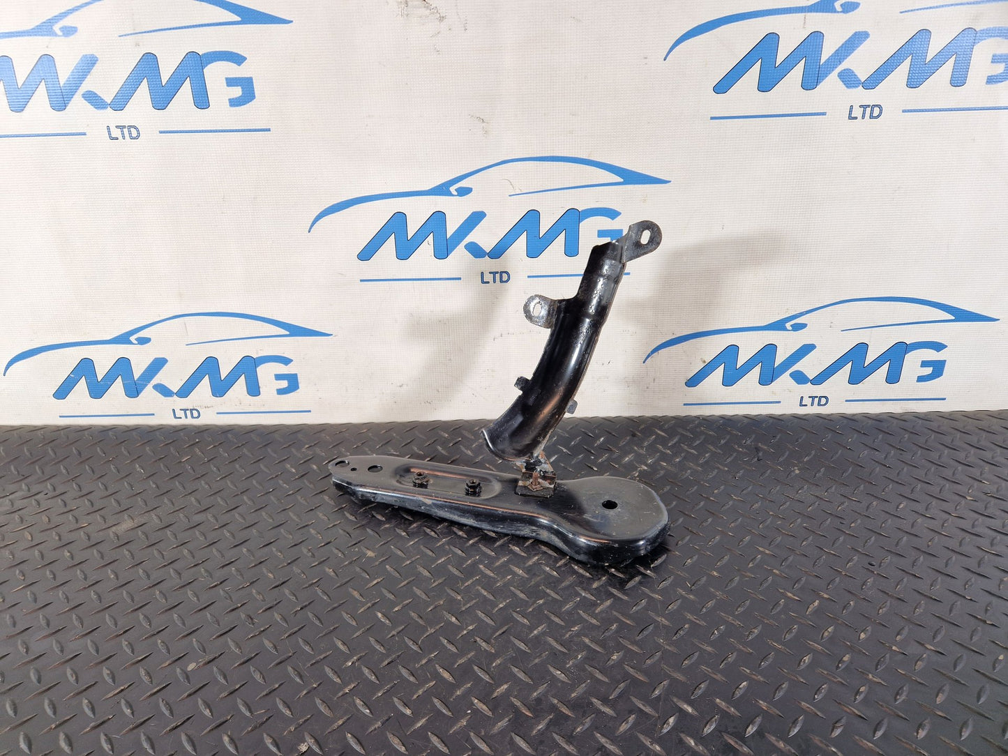 Range Rover Evoque L551 Genuine Suspension Mount Bracket K8D2-5A364-AB