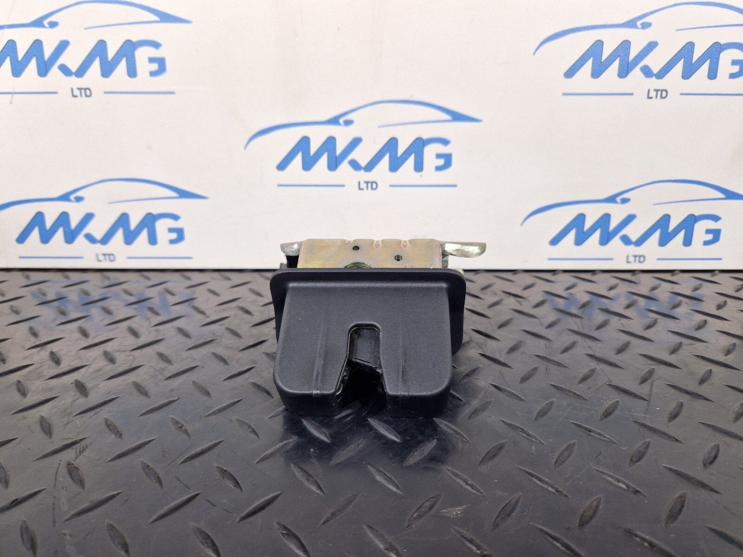 12-18 AUDI A6 C7 GENUINE TAILGATE LOCK MECHANISM OEM 3G0827503A