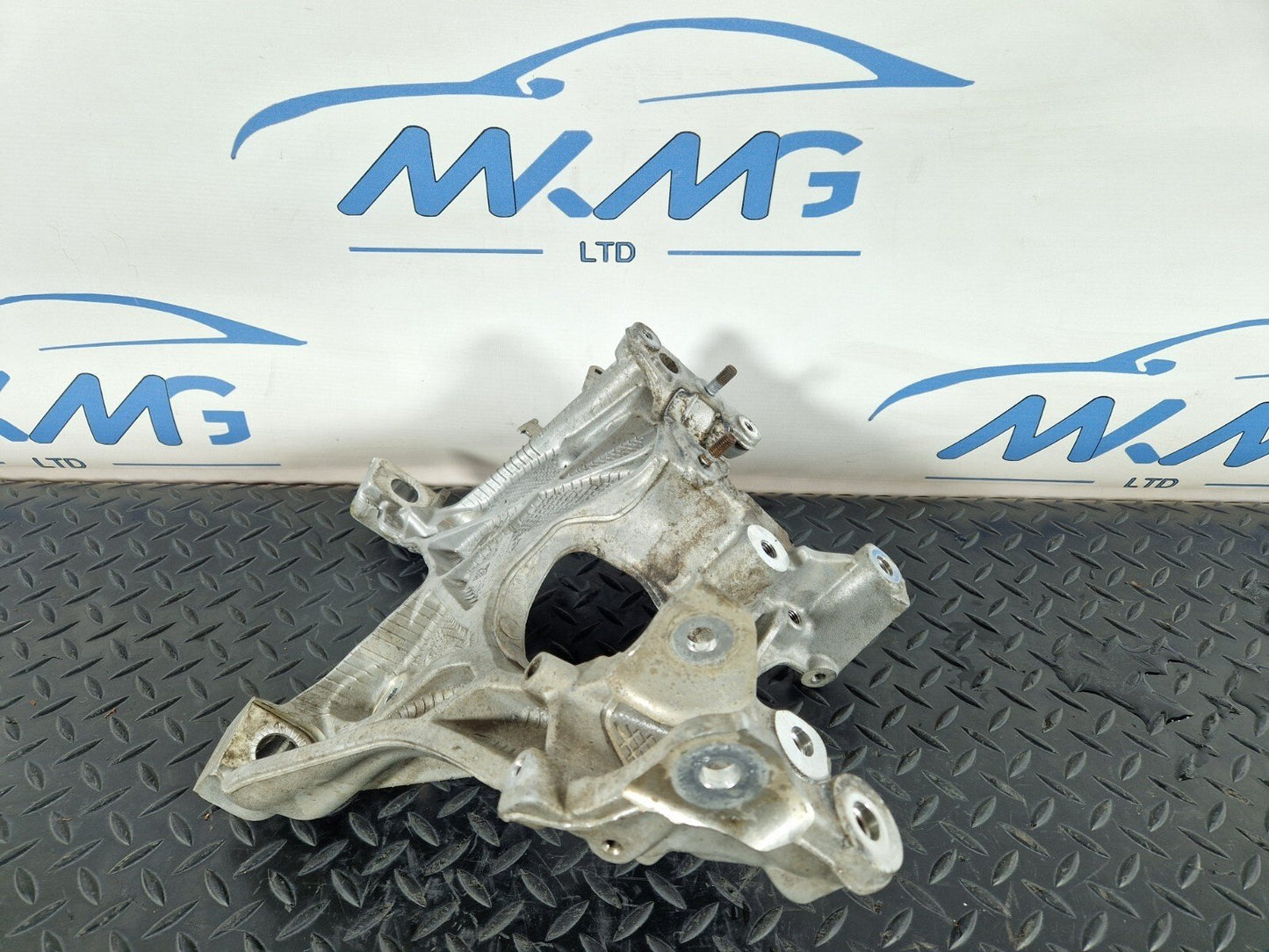 16-24 AUDI A5 F5 COUPE FRONT RIGHT O/S/F GENUINE SUBFRAME BRACKET 8W0399296E