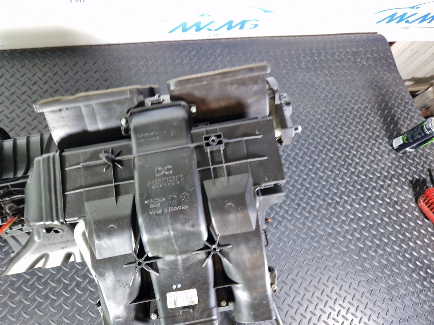 18-ON MERCEDES BENZ A CLASS W177 GENUINE HEATER MATRIX BOX A2478300600