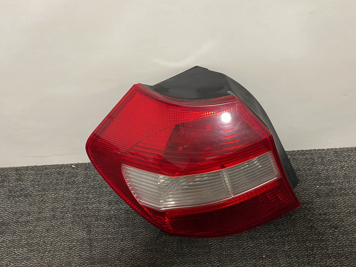 2025 BMW 116i E87 Genuine Rear Left N/S Passenger Tail Light 6924501
