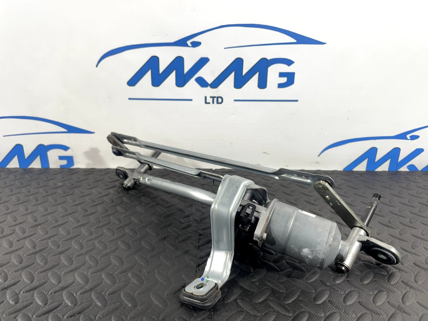 16-22 BMW X1 F48 GENUINE WINDSCREEN WIPER MOTOR & LINKAGE 7350658 0390243529