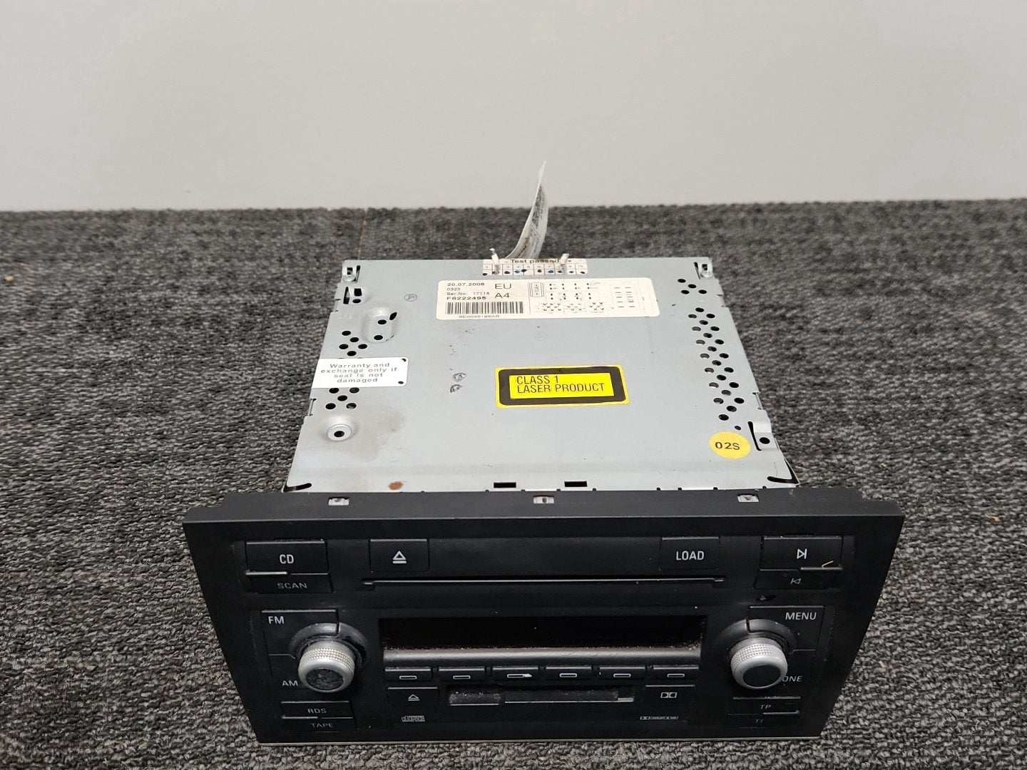 Audi A4 B7 Genuine Radio Stereo CD Player Head Unit 8E0035195AB