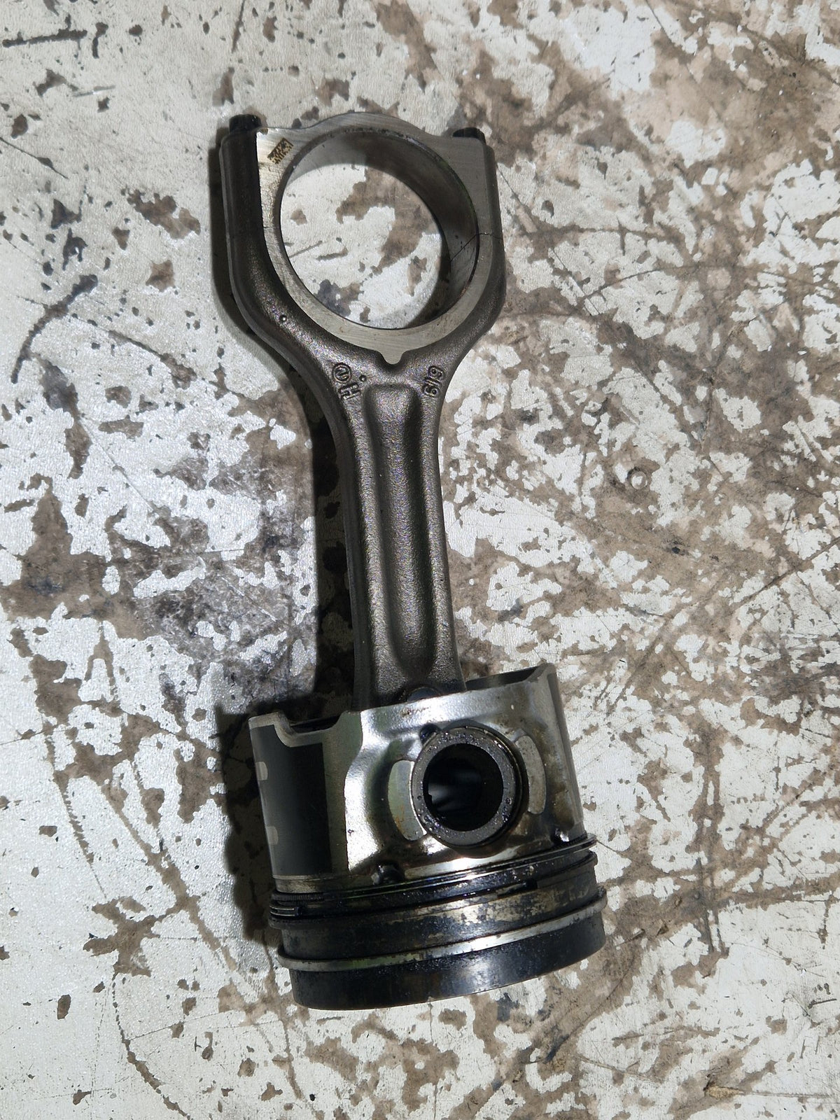 Volvo V40 MK3 (525) Hatchback 1.6 Diesel Genuine Piston Conrod