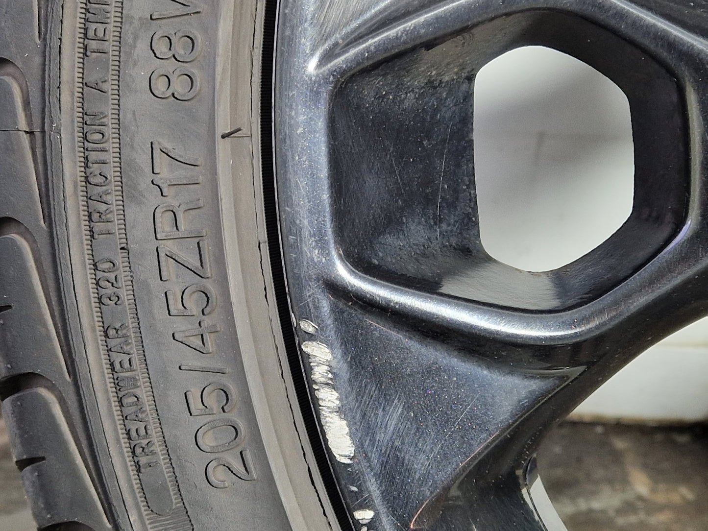 Ford Fiesta MK7 (B299) 17" Alloy Wheel with Tyre 205/45/17 ~6mm