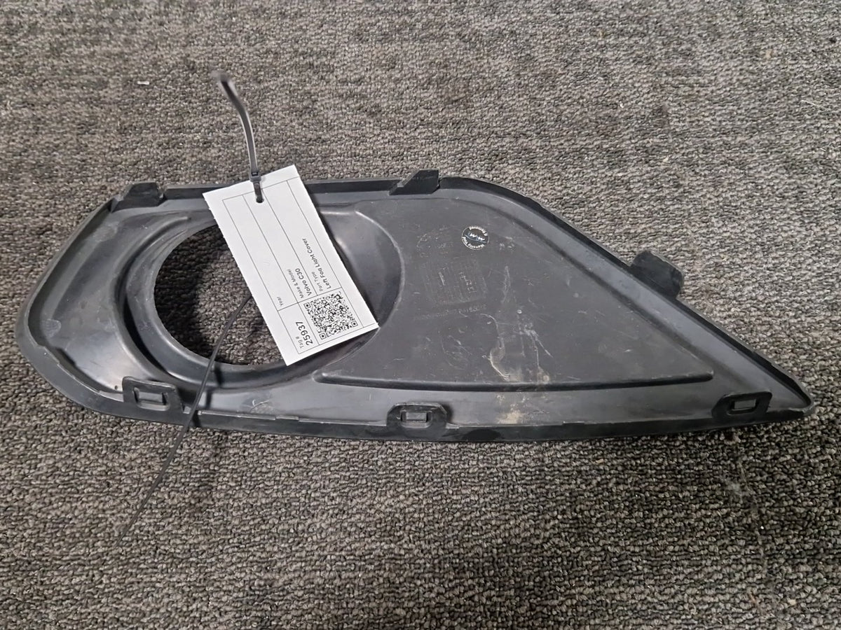 Volvo C30 Left N/S Passenger Fog Light Surround Cover 31298171