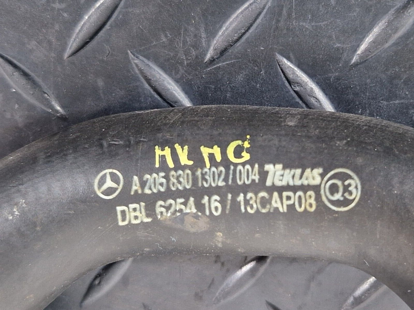14-21 MERCEDES BENZ C200 W205 ENGINE WATER COOLANT PIPE HOSE A2058301302