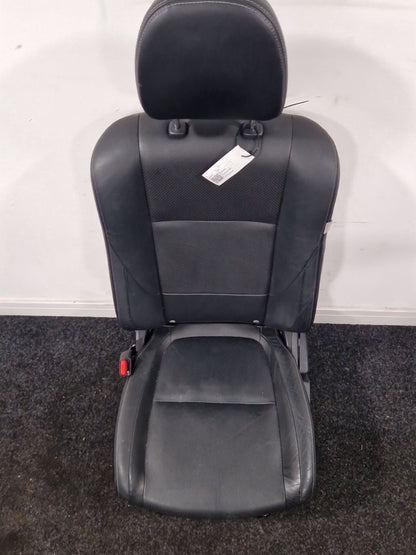 Mitsubishi Outlander PHEV MK3 (RE1) (GG2W) SUV Front Left N/S Passenger Seat