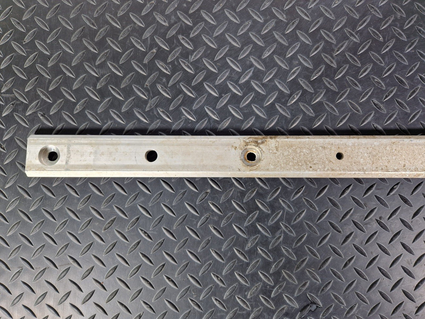 14-21 MERCEDES BENZ C200d W205 GENUINE OEM REAR TUNNEL BEAM BAR A2056190725