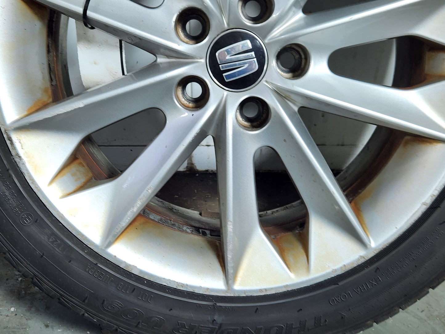 Seat Ibiza MK4 FL - 6J 16" Alloy Wheel with Tyre 215/45/16 ~4mm 6J0601025N