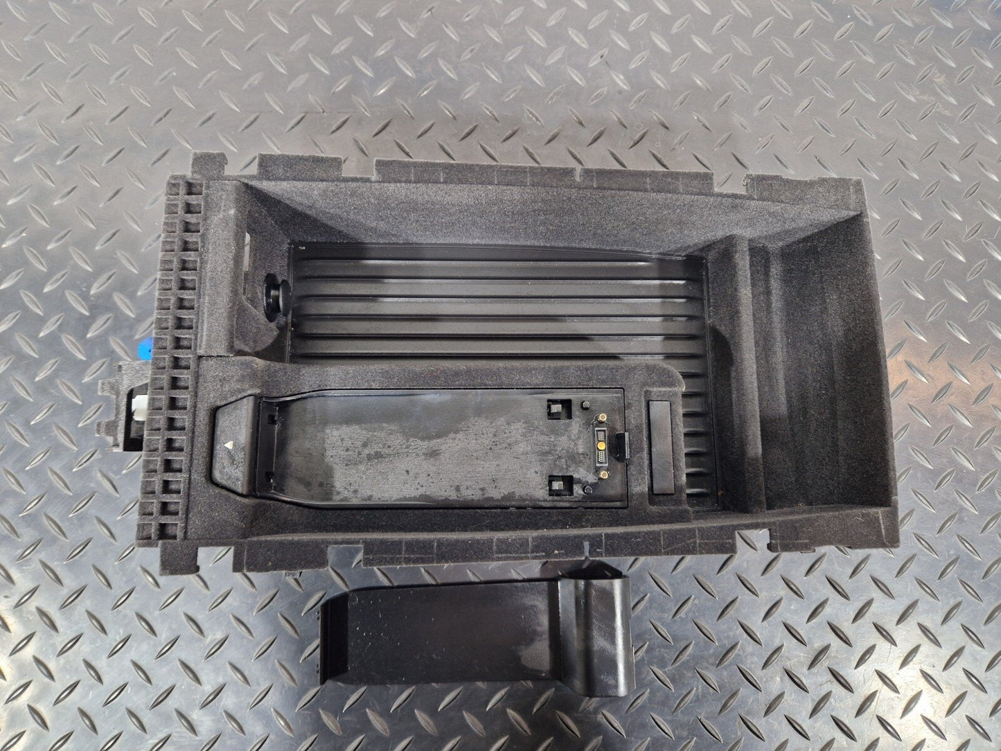 11-18 BMW 6 SERIES F06 CENTER CONSOLE STORAGE TRAY 9237101 9241620
