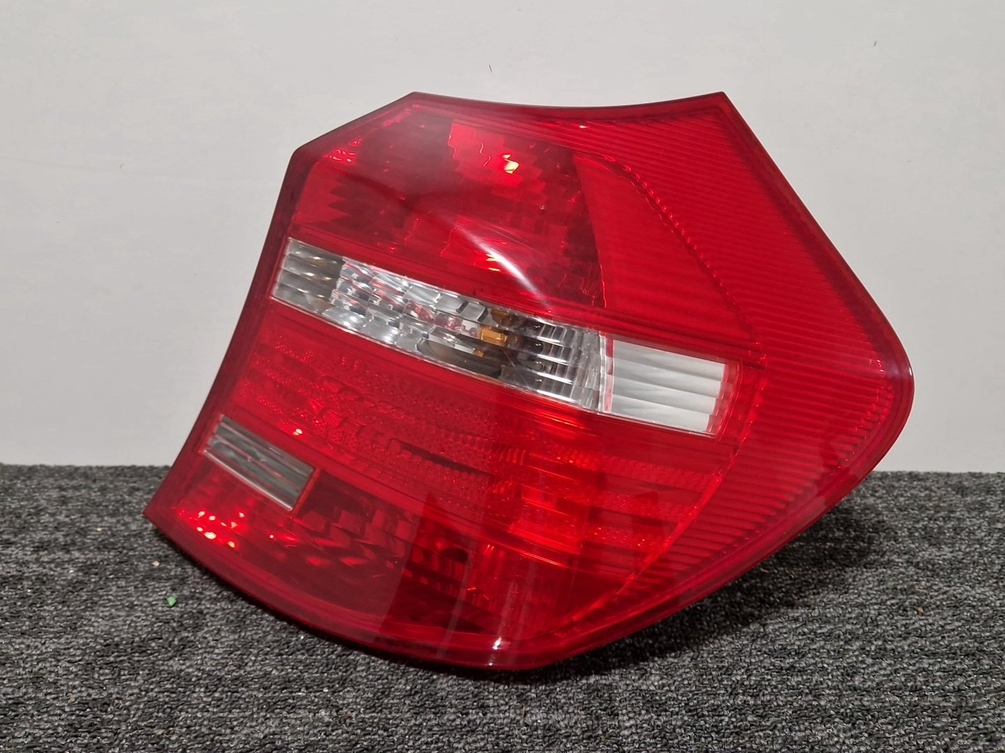 2007 BMW 116i E87 Genuine Rear Right O/S Driver Tail Lamp Light