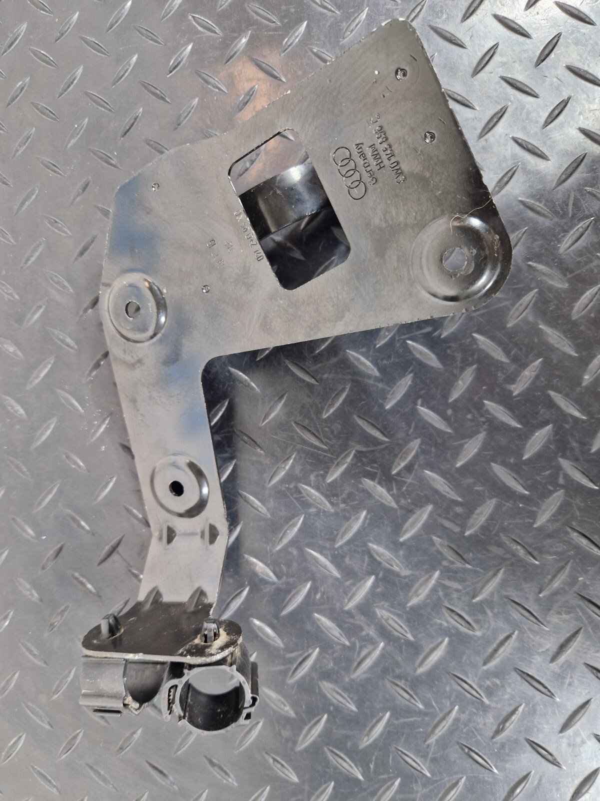 16-19 AUDI A4 B9 S-LINE OEM GENUINE COOLANT PUMP BRACKET 8W0145896C