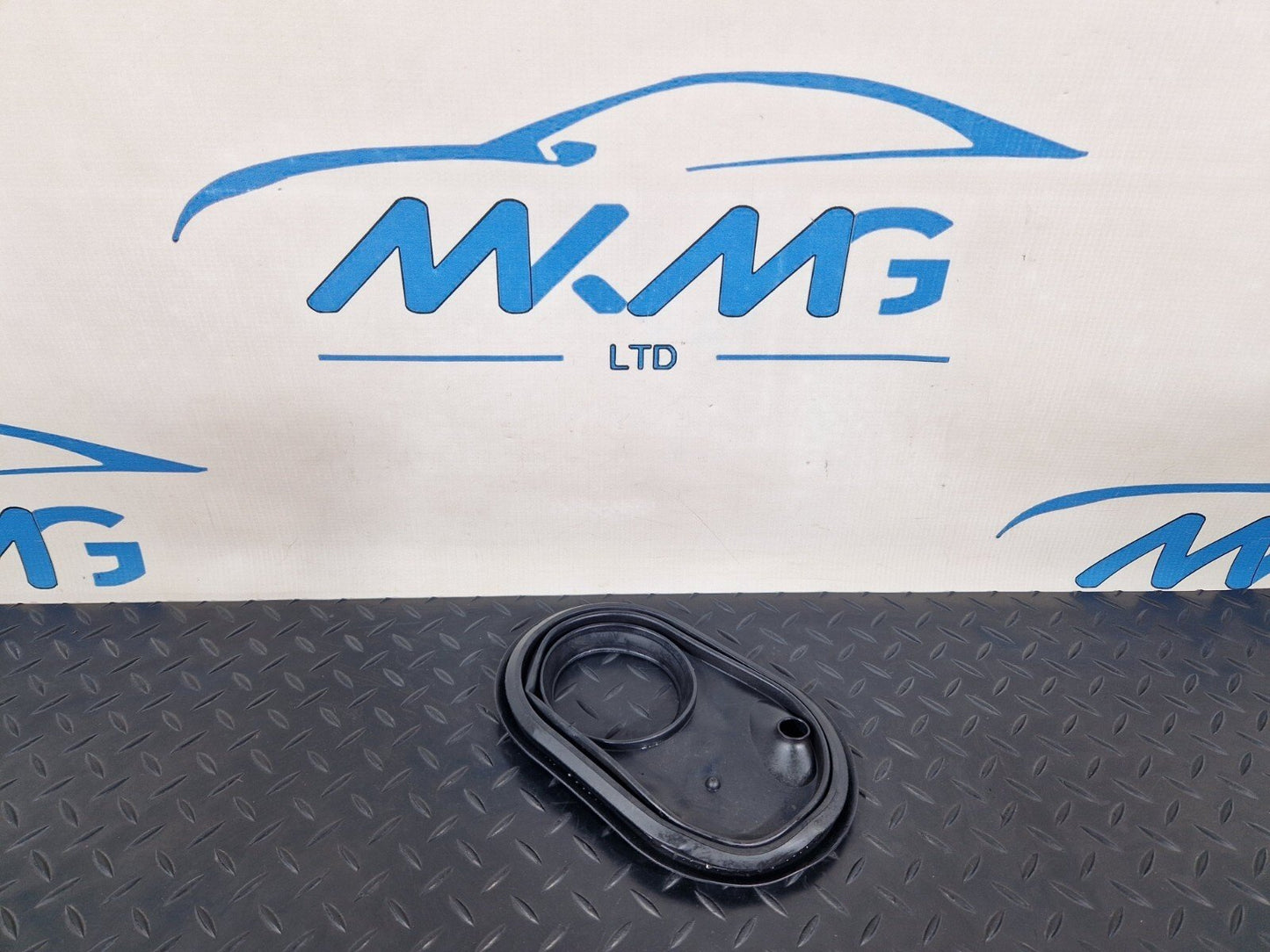 19-ON MERCEDES BENZ CLA C118 FUEL TANK FILLER SEAL A1184710100